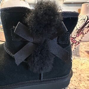 Kookaburra by Ugg Black Suede Ankle Boots with Pom Poms size 5
